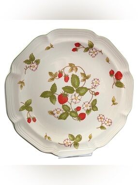 Vintage Hankook China 10” Strawberry Serving Plate Patten HKN2 Scalloped Edge